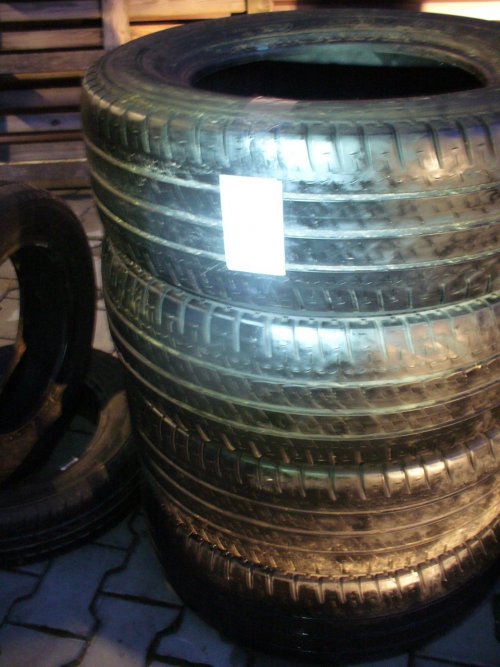 235/65x16C Michelin 1  