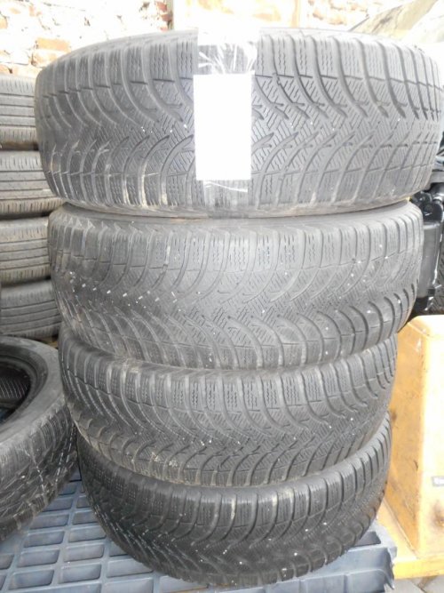 205/60x16 Michelin 1  